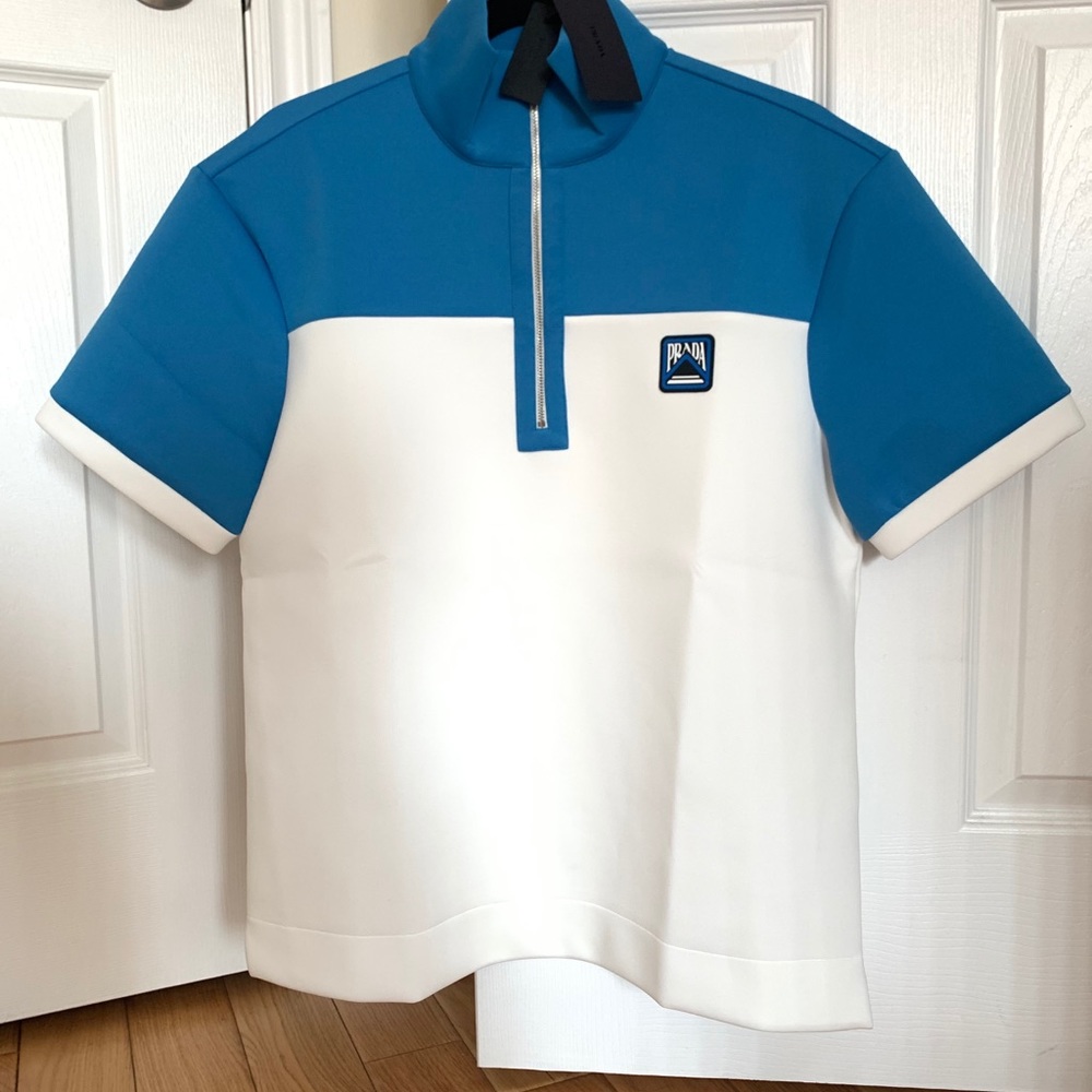 I’m selling Prada T shirt blue